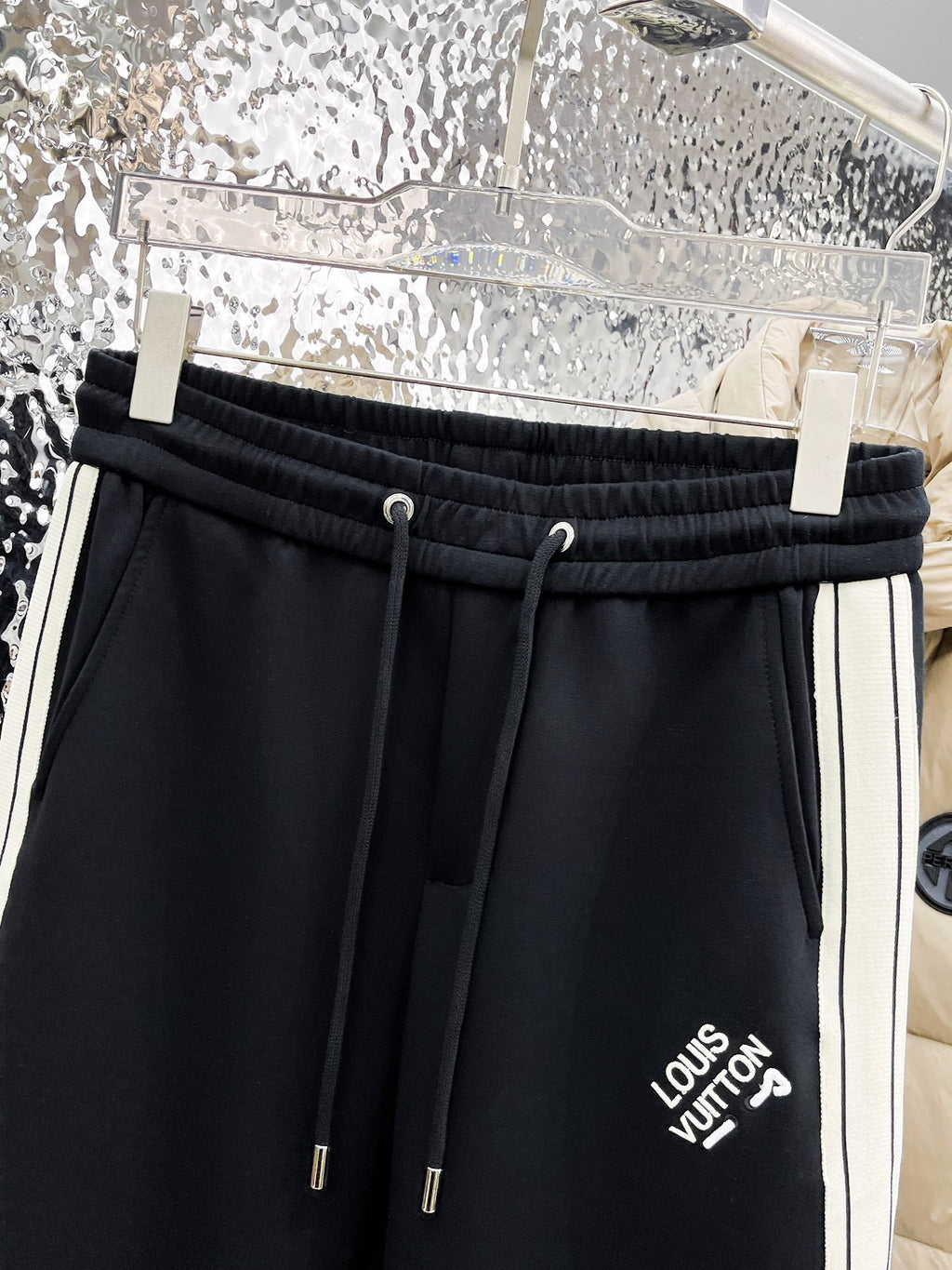 LOUIS VUITTON LV BLACK MIX WHITE TROUSERS 239505
