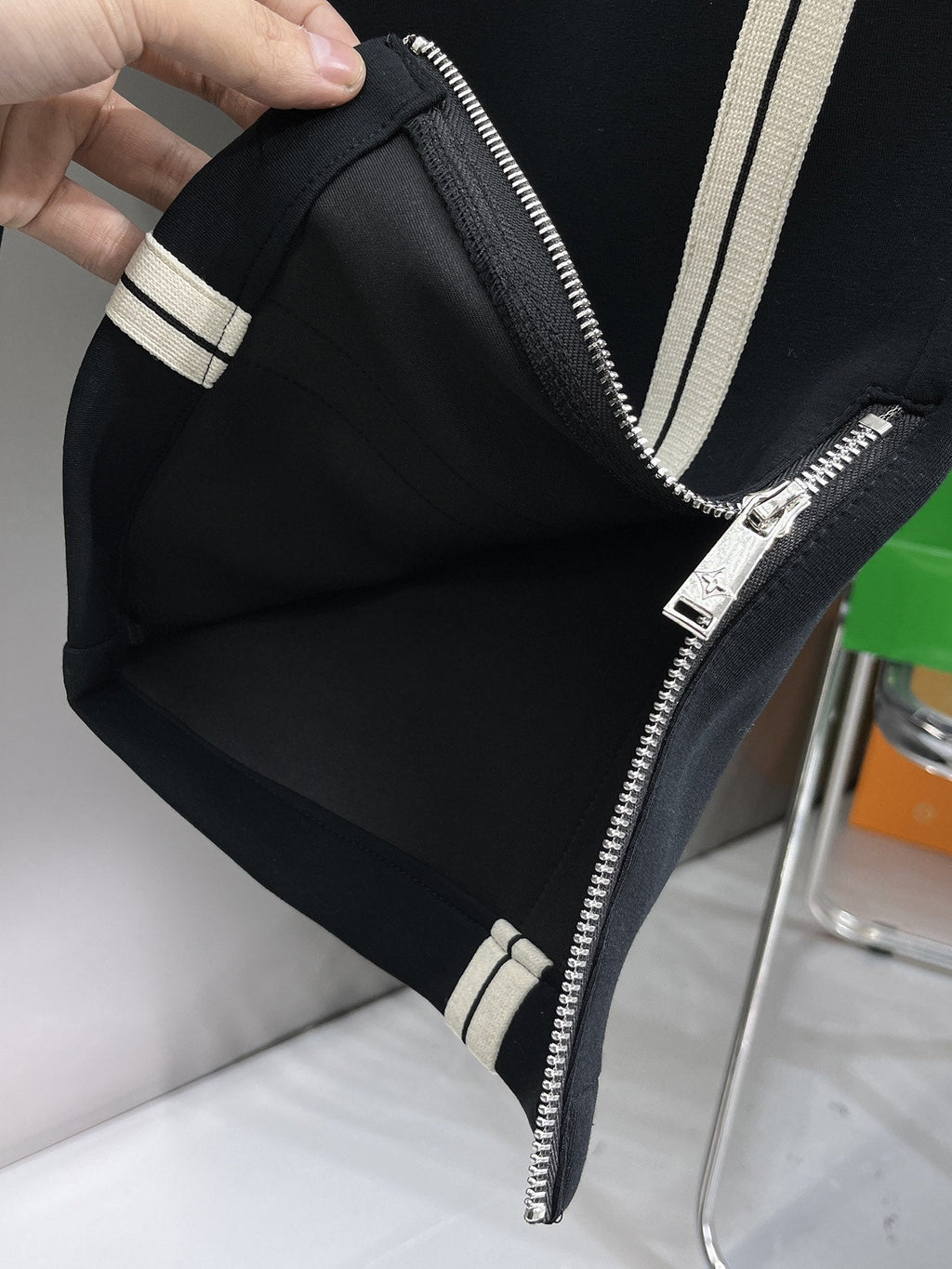 LOUIS VUITTON LV BLACK MIX WHITE TROUSERS 239505