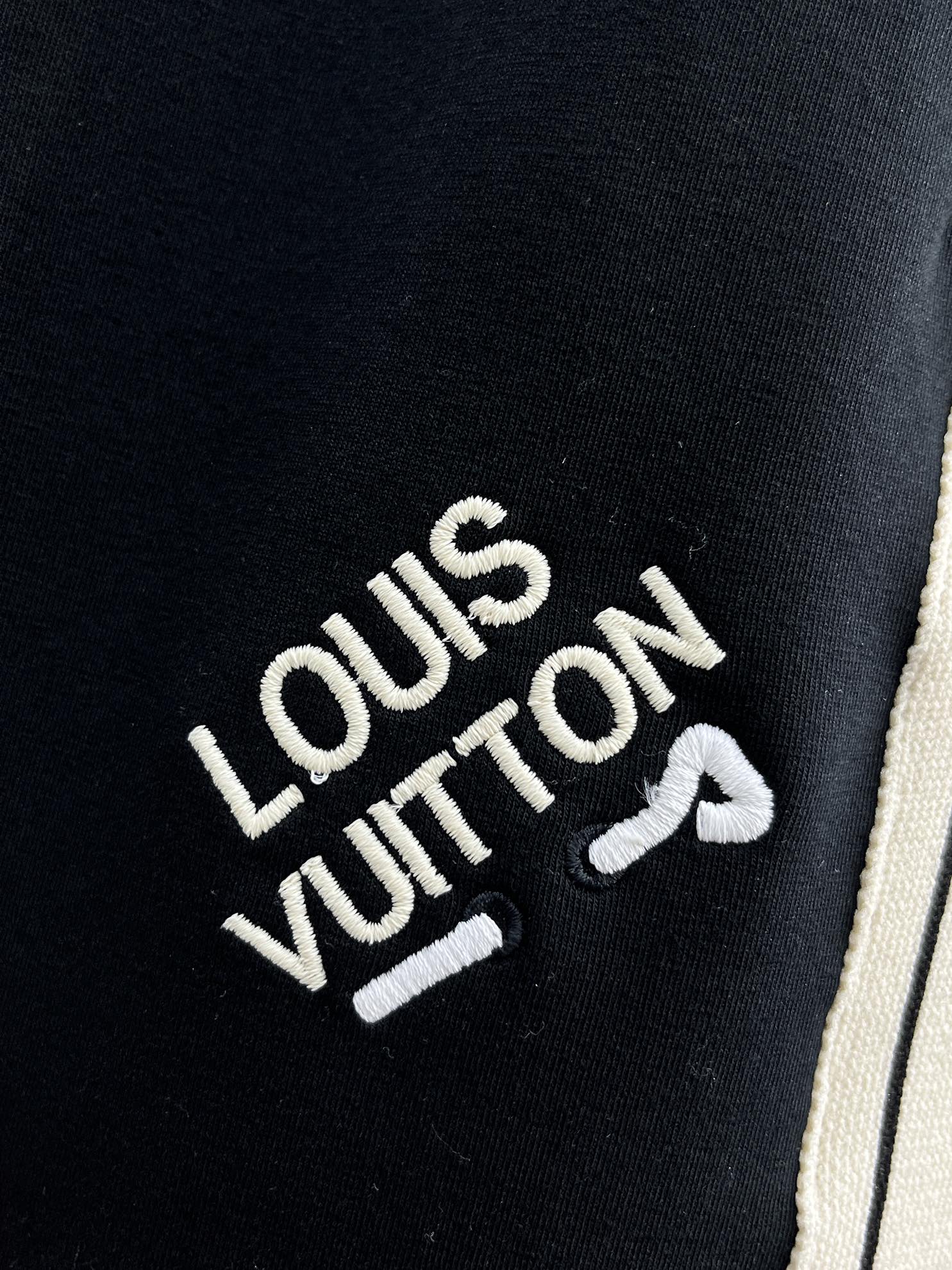 LOUIS VUITTON LV BLACK MIX WHITE TROUSERS 239505