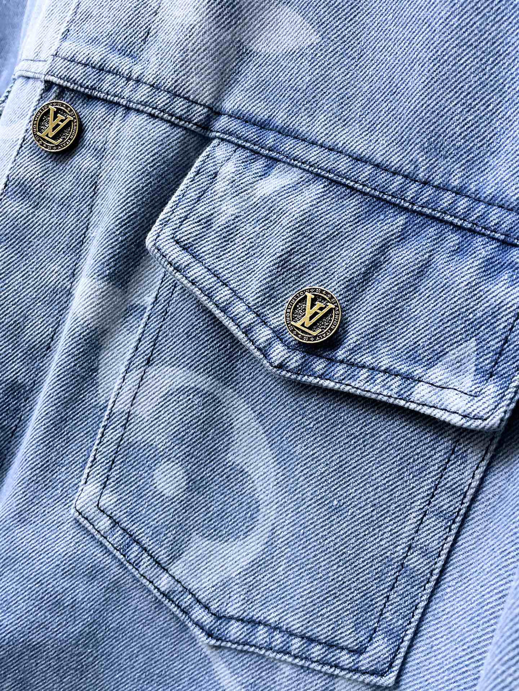 LOUIS VUITTON LV BASIC SHIRT JACKET IN LIGHT BLUE MONOGRAM DENIM 239129