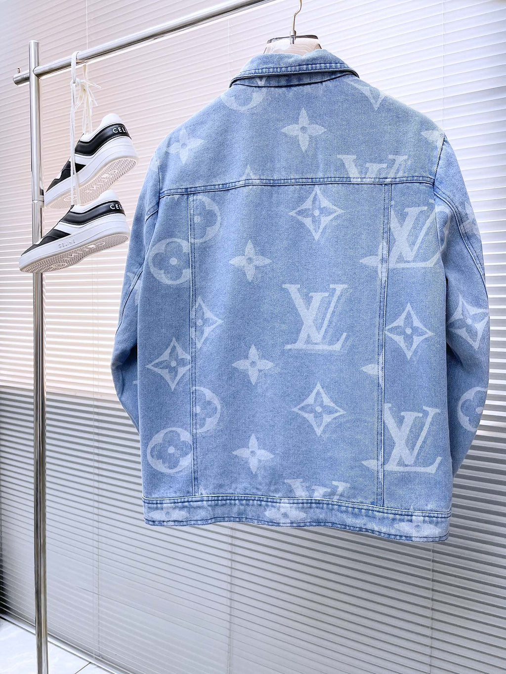 LOUIS VUITTON LV BASIC SHIRT JACKET IN LIGHT BLUE MONOGRAM DENIM 239129