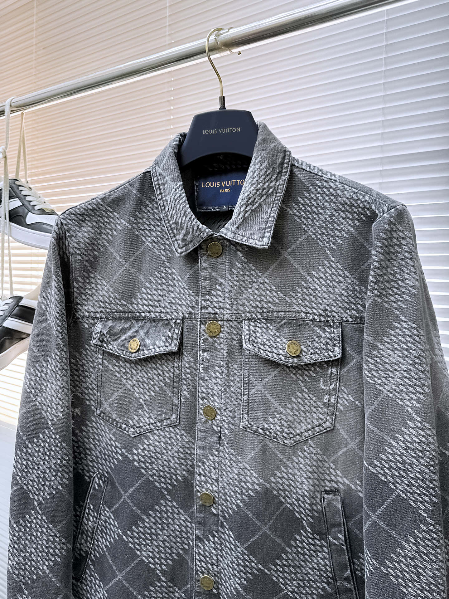 LOUIS VUITTON LV SHIRT JACKET IN GRAY DENIM 239127