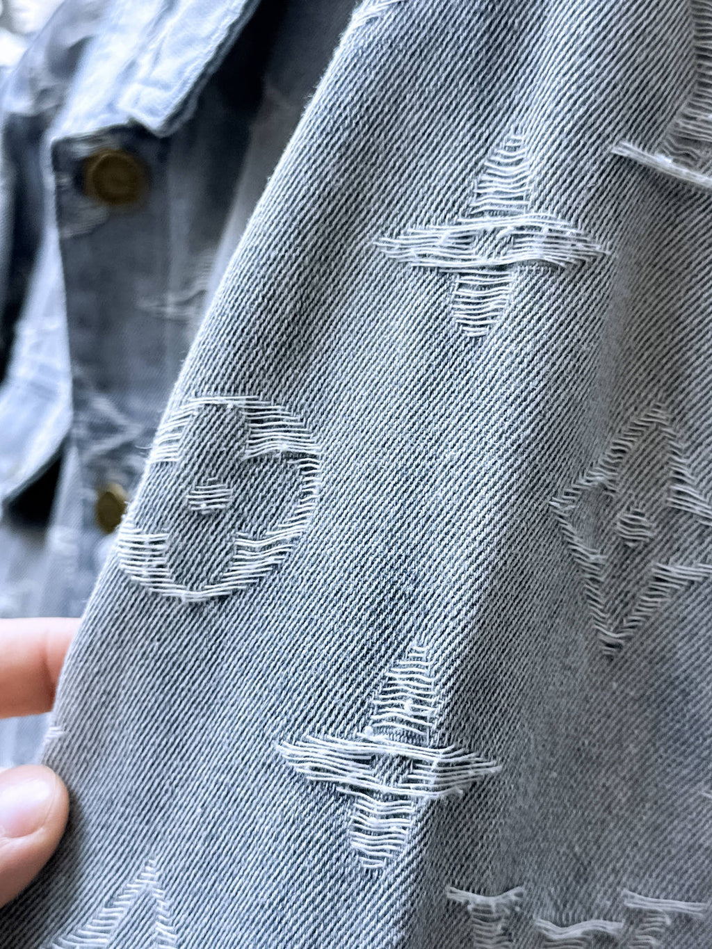 LOUIS VUITTON LV SHIRT JACKET IN LIGHT BLUE RIPPED MONOGRAM DENIM 239123