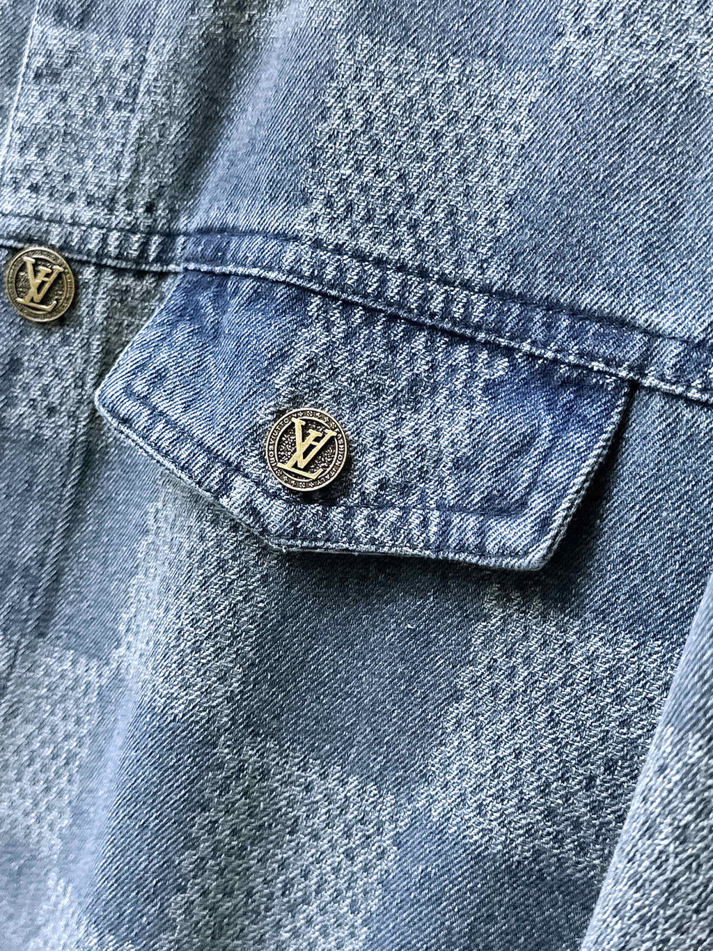 LOUIS VUITTON LV SHIRT JACKET IN COUNTRY BLUE DAMIER DENIM 239122
