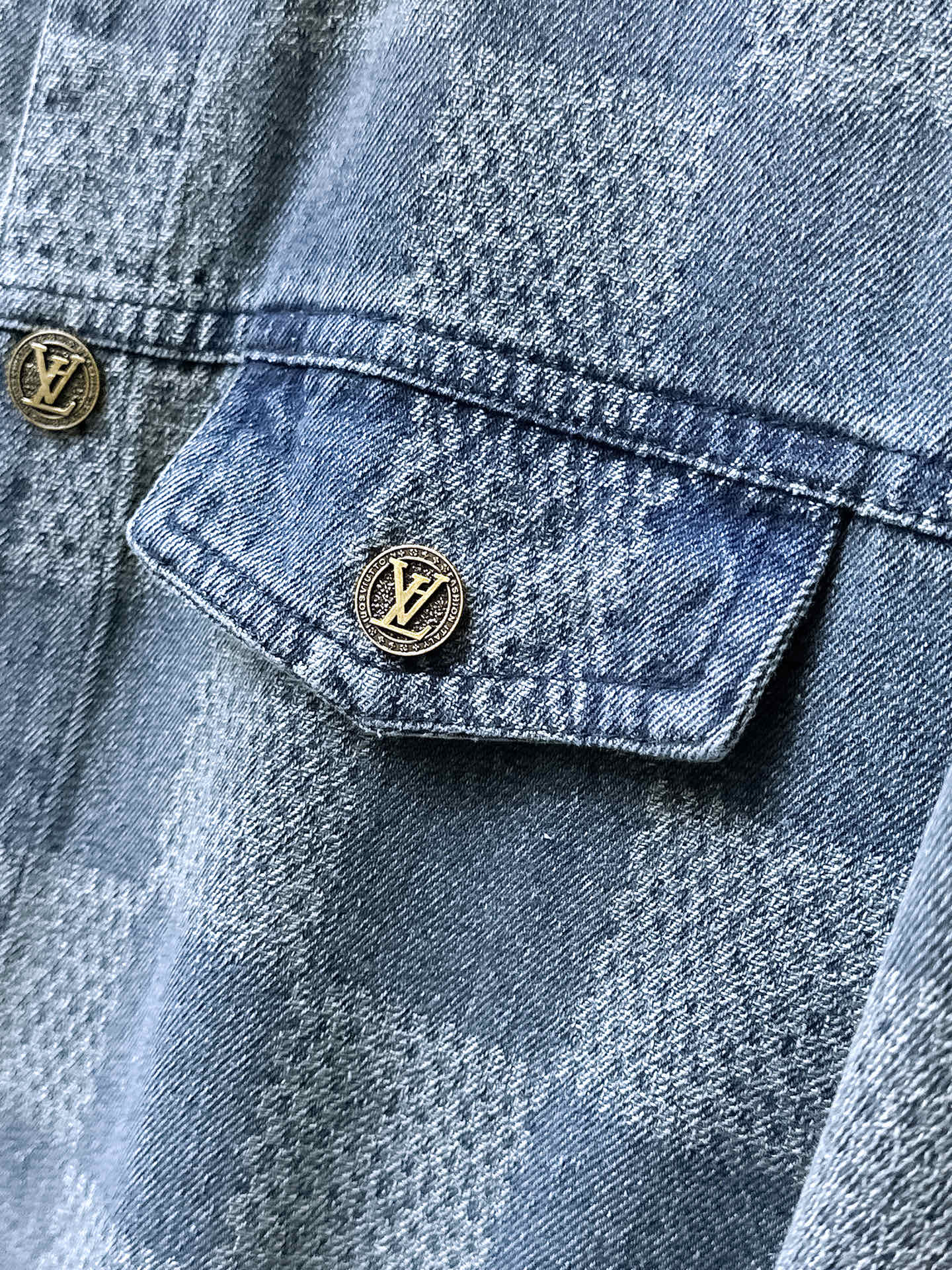 LOUIS VUITTON LV SHIRT JACKET IN COUNTRY BLUE DAMIER DENIM 239122