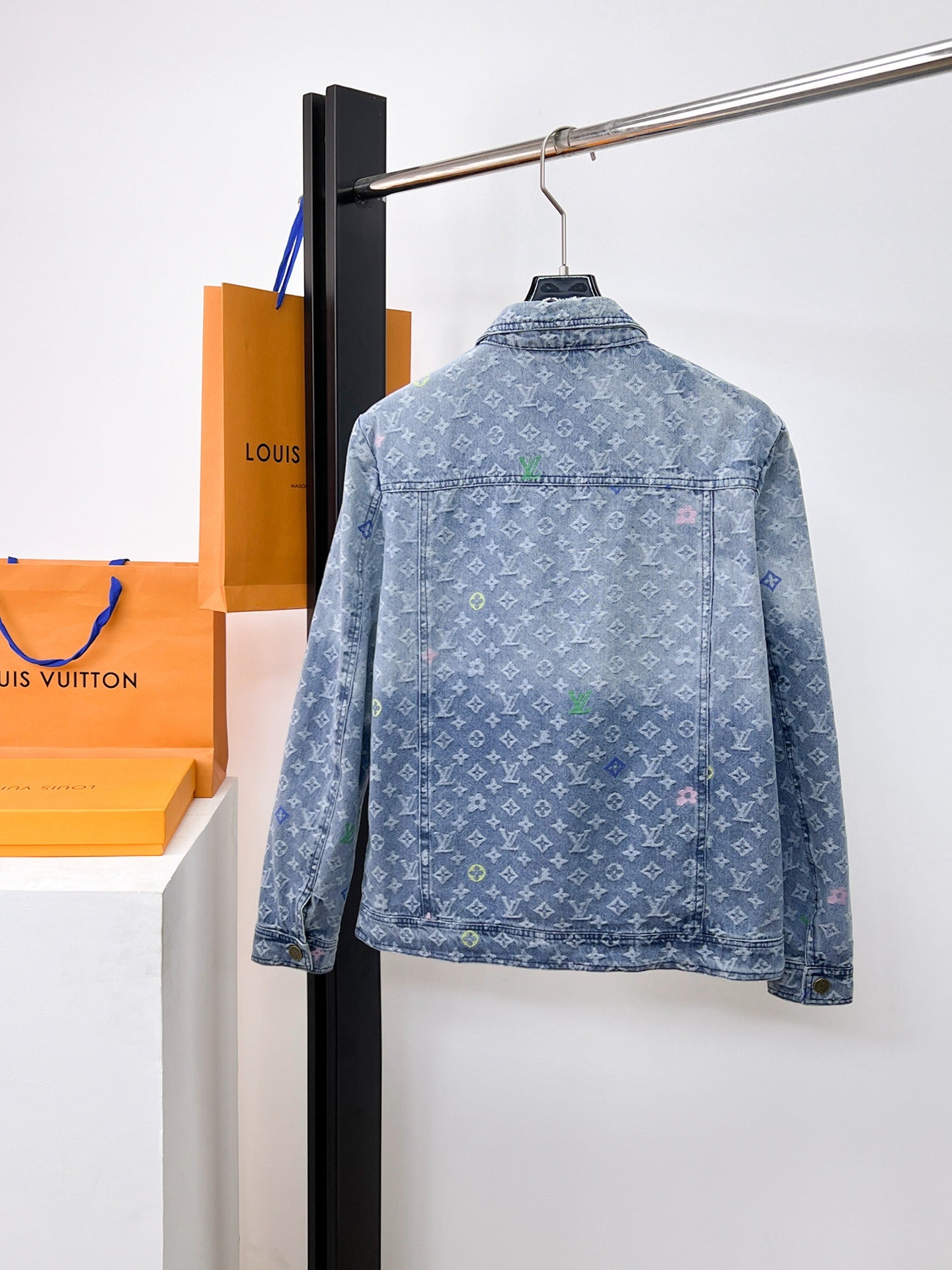 LOUIS VUITTON LV LIGHT BLUE DENIM JACKET 239530