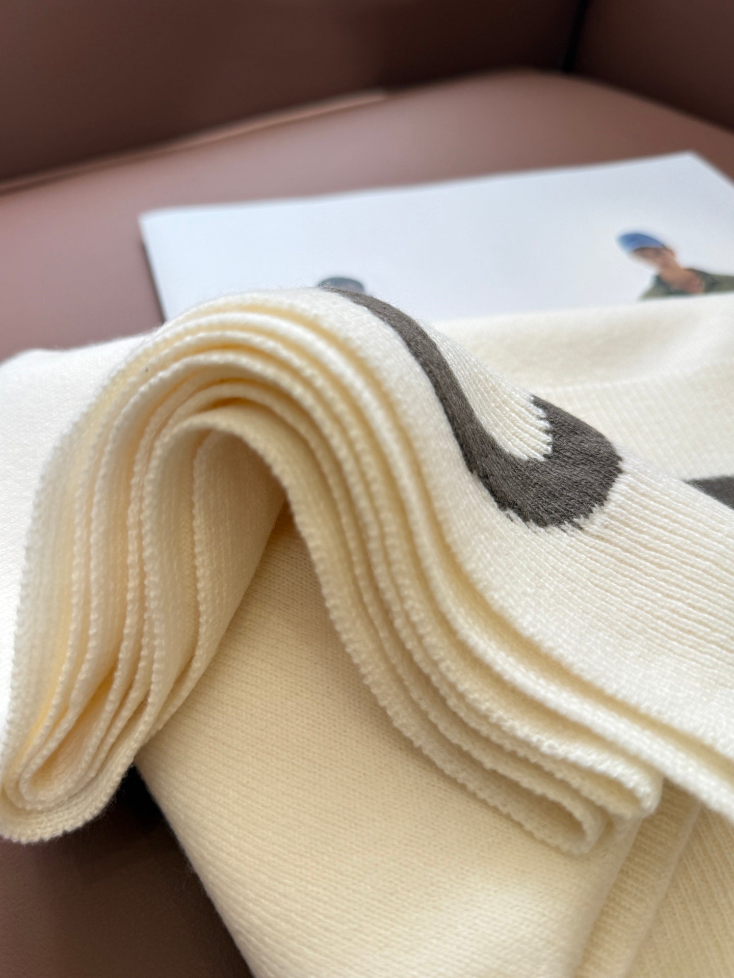 CHANEL 25S SCARF 170 CM IN CASHMERE 943081