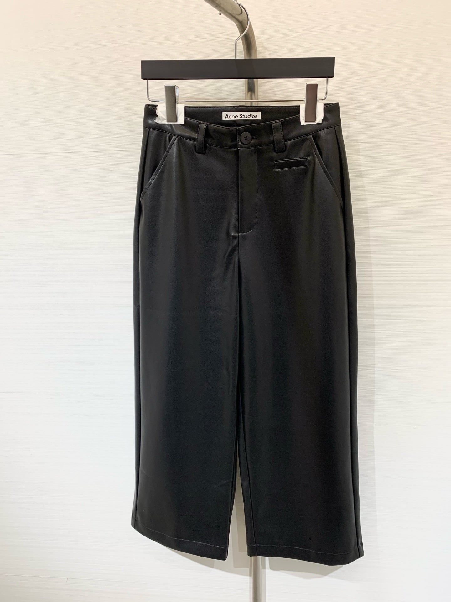 DIOR 25S LEATHER CROPPED PANTS 666