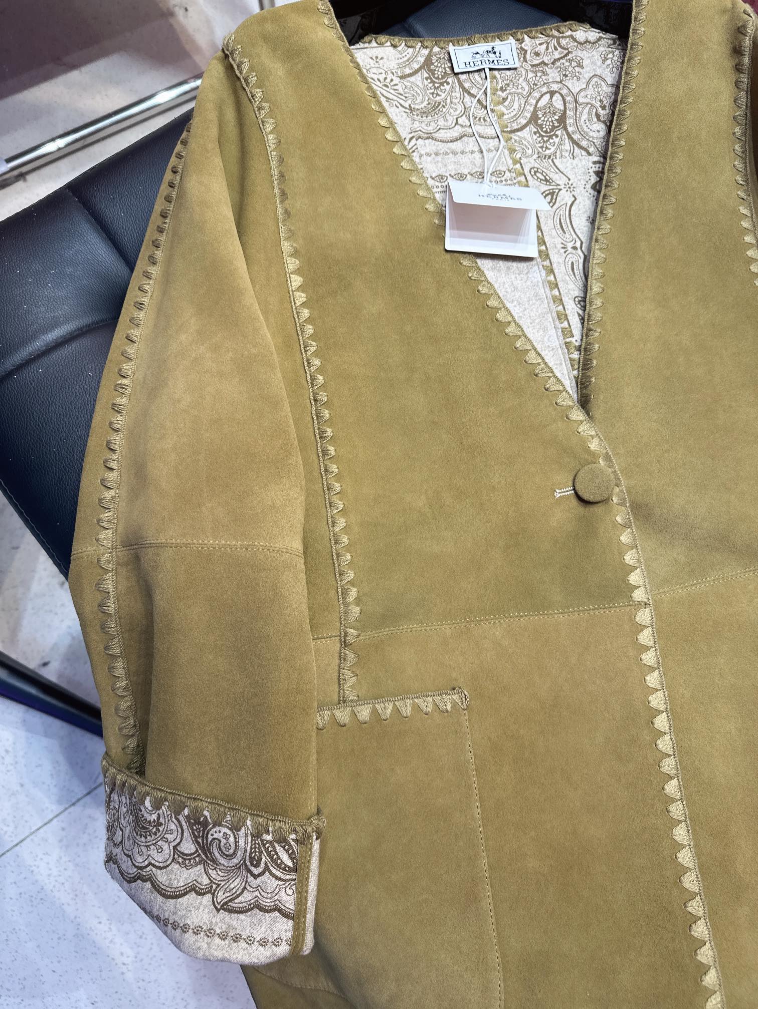 HERMES HERMES 25S MIDI SUEDE COAT 162