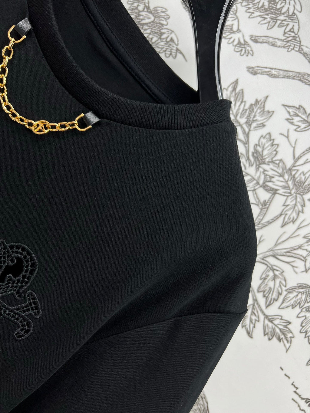 LOUIS VUITTON LV 25S SHORT SLEEVE T-SHIRT WITH EMBROIDERED LOGO 263035