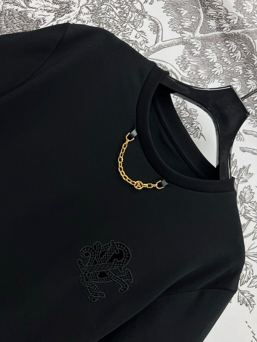 LOUIS VUITTON LV 25S SHORT SLEEVE T-SHIRT WITH EMBROIDERED LOGO 263035