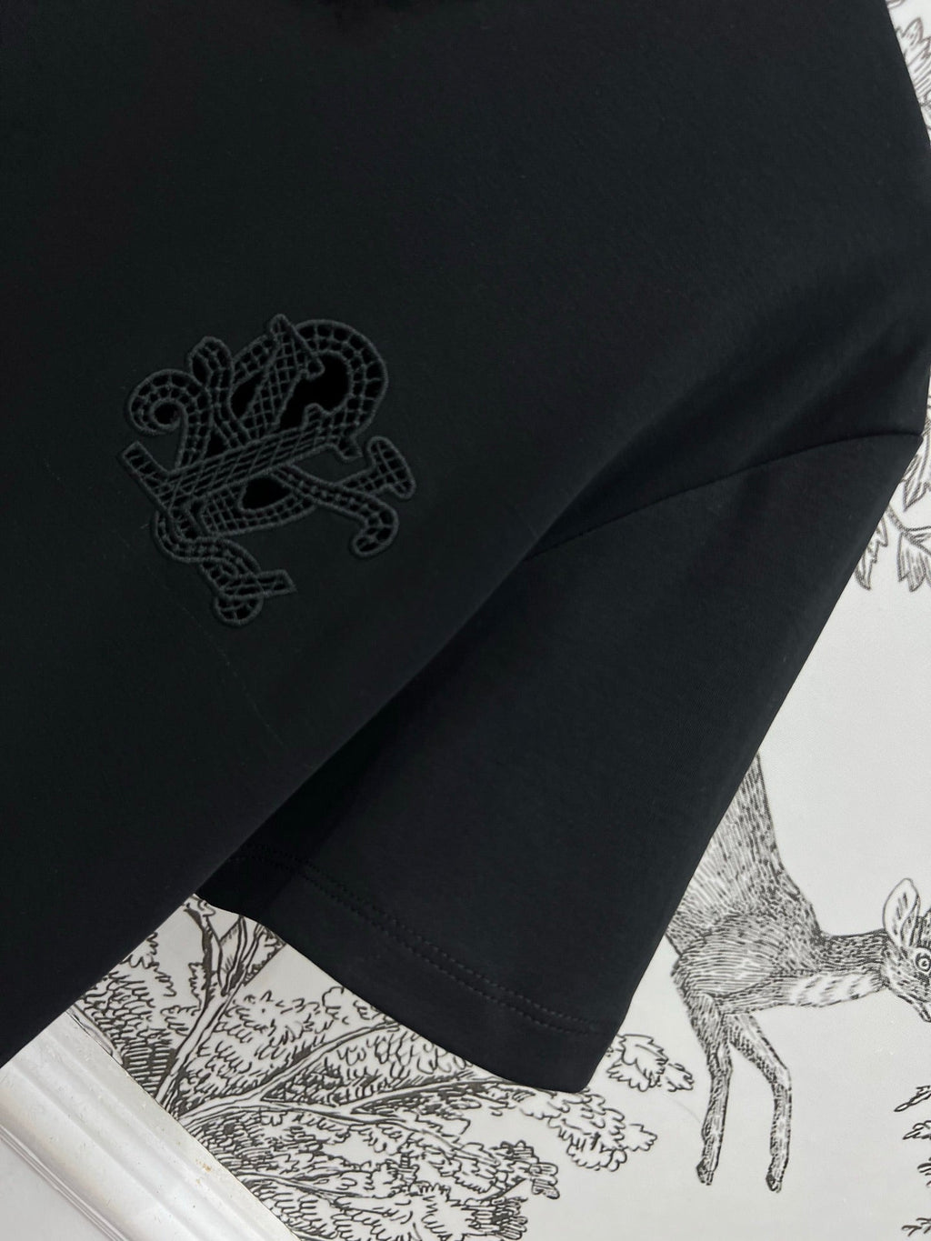 LOUIS VUITTON LV 25S SHORT SLEEVE T-SHIRT WITH EMBROIDERED LOGO 263035