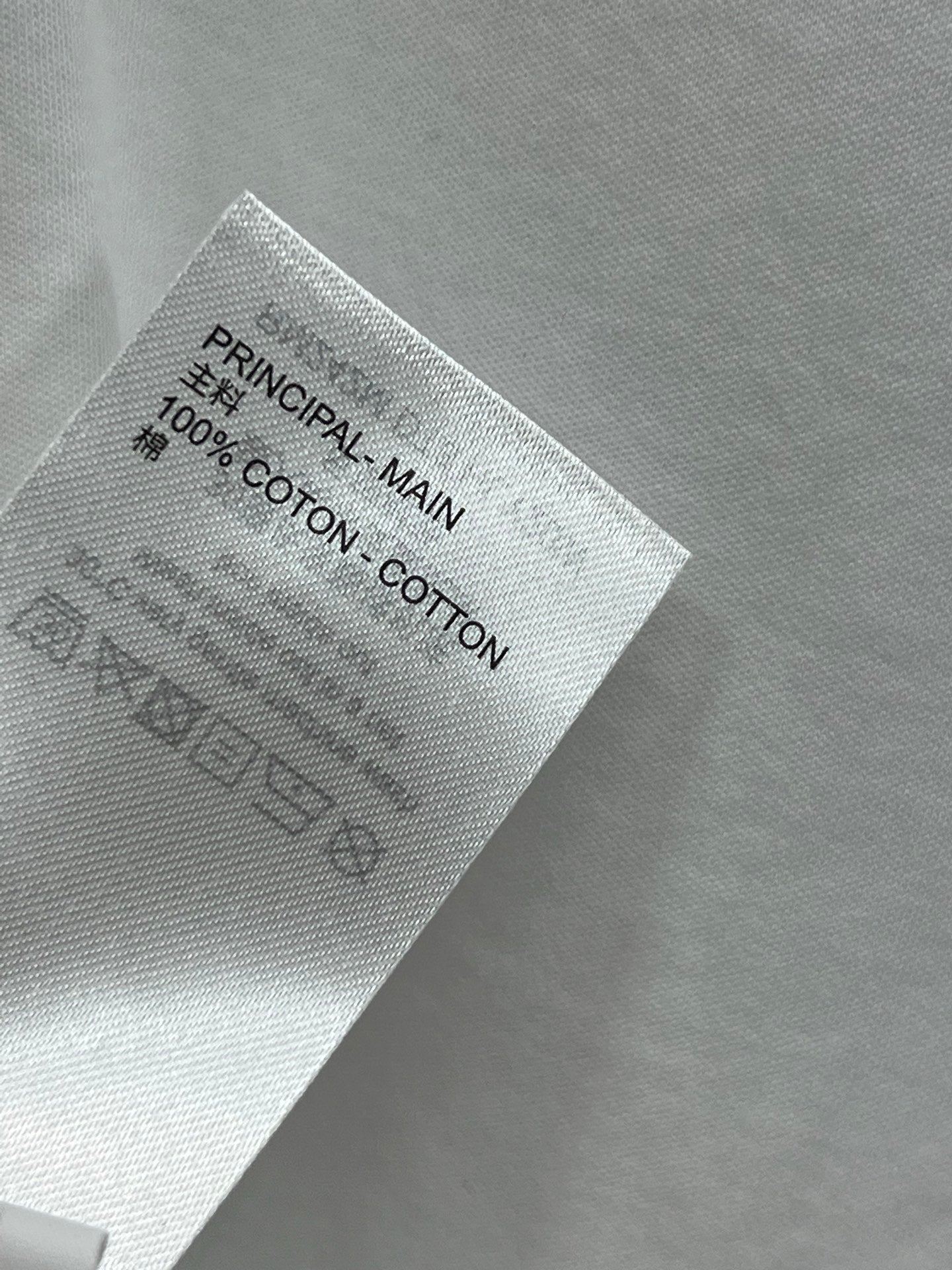 LOUIS VUITTON LV 25S SHORT SLEEVE T-SHIRT WITH EMBROIDERED LOGO 263036