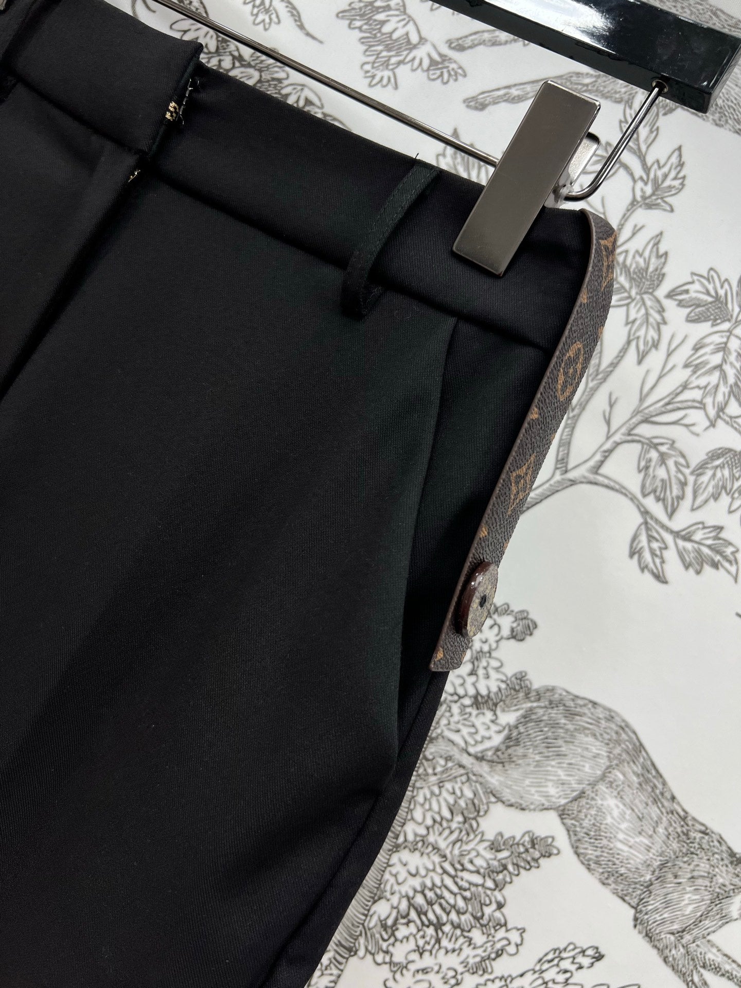 LOUIS VUITTON LV TAILORED SHORTS 274512