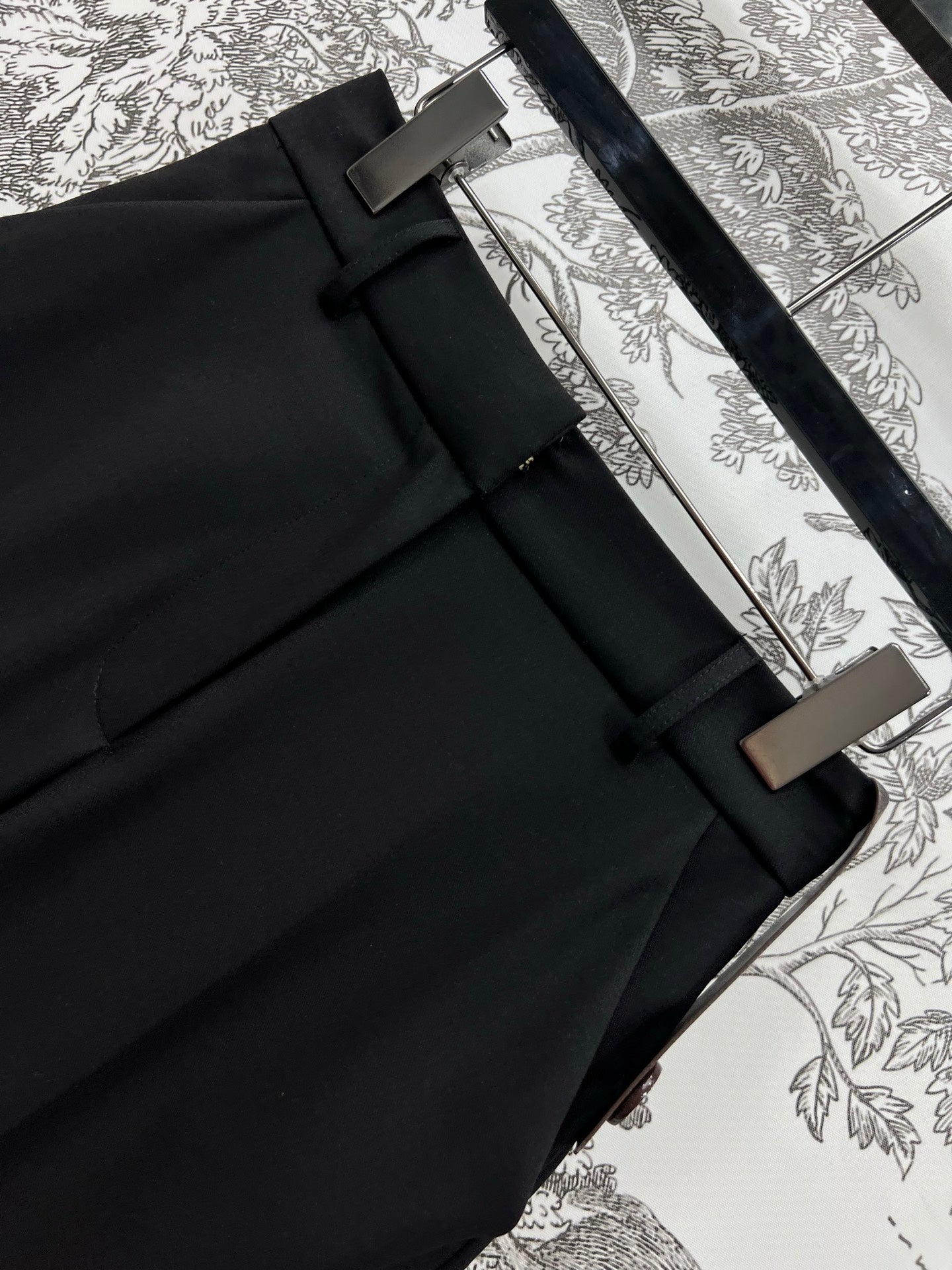 LOUIS VUITTON LV TAILORED SHORTS 274512
