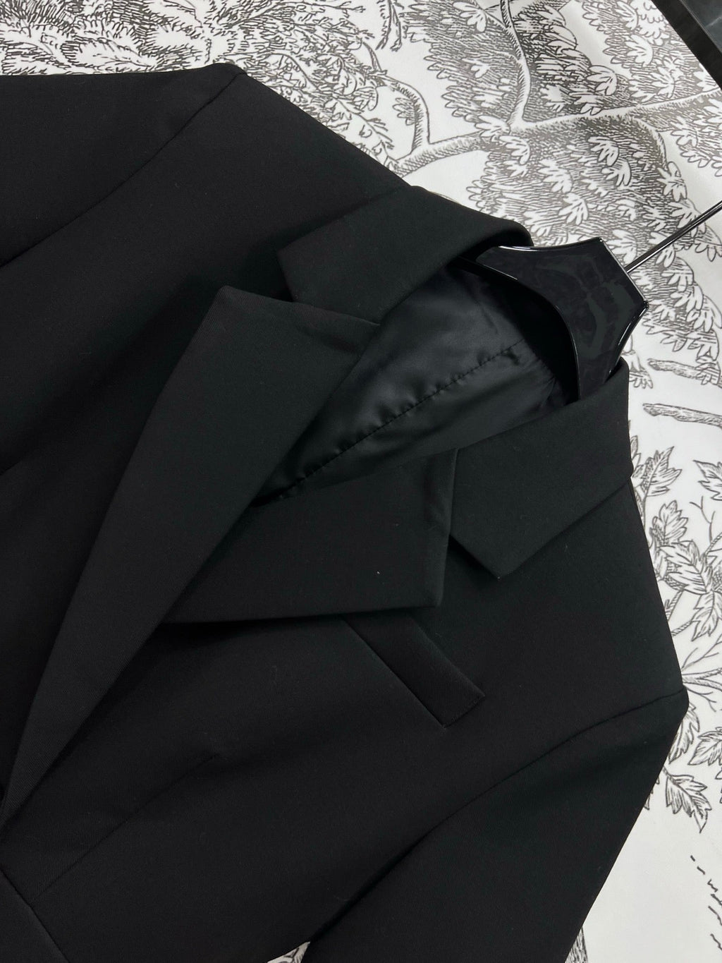 LOUIS VUITTON LV SHORT-SLEEVE BLAZER DRESS 274529