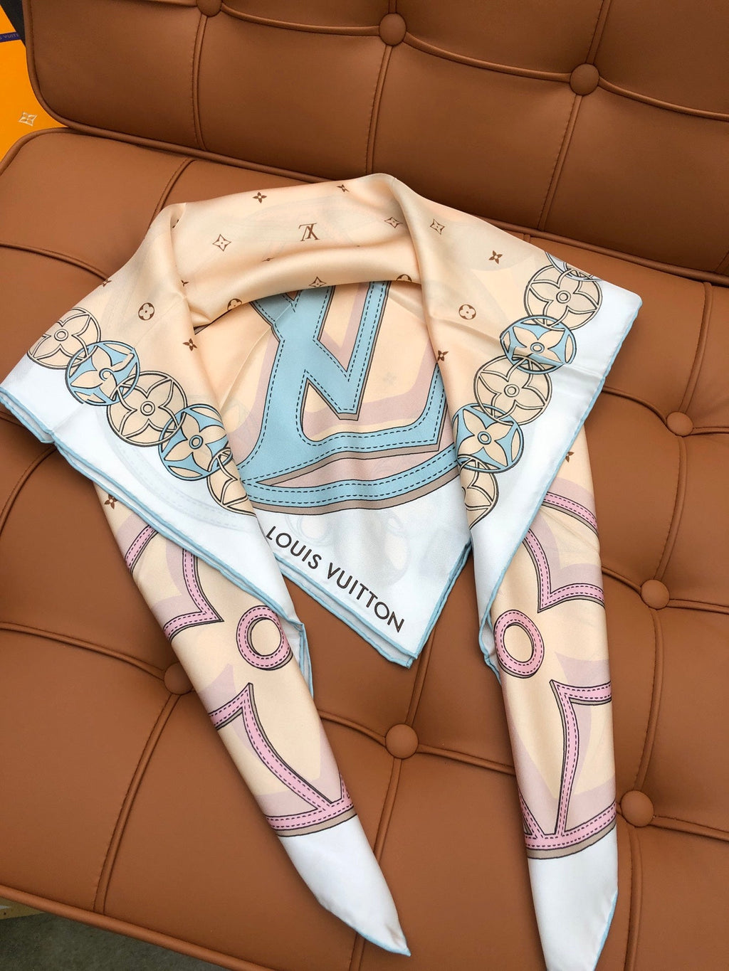 LOUIS VUITTON LV SCARF 90 CM IN SILK 704578