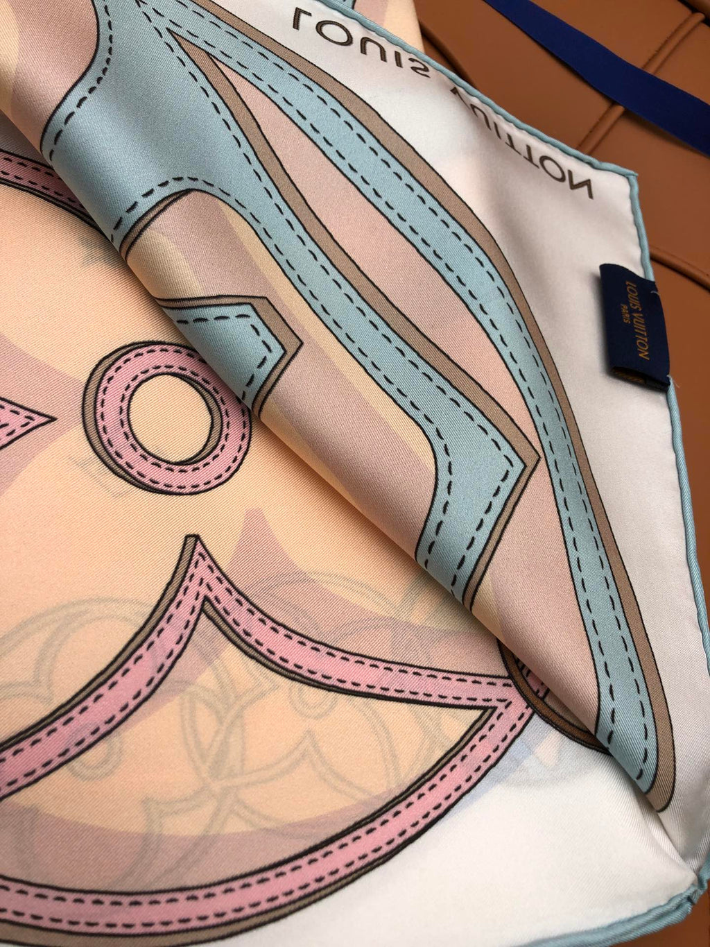 LOUIS VUITTON LV SCARF 90 CM IN SILK 704578