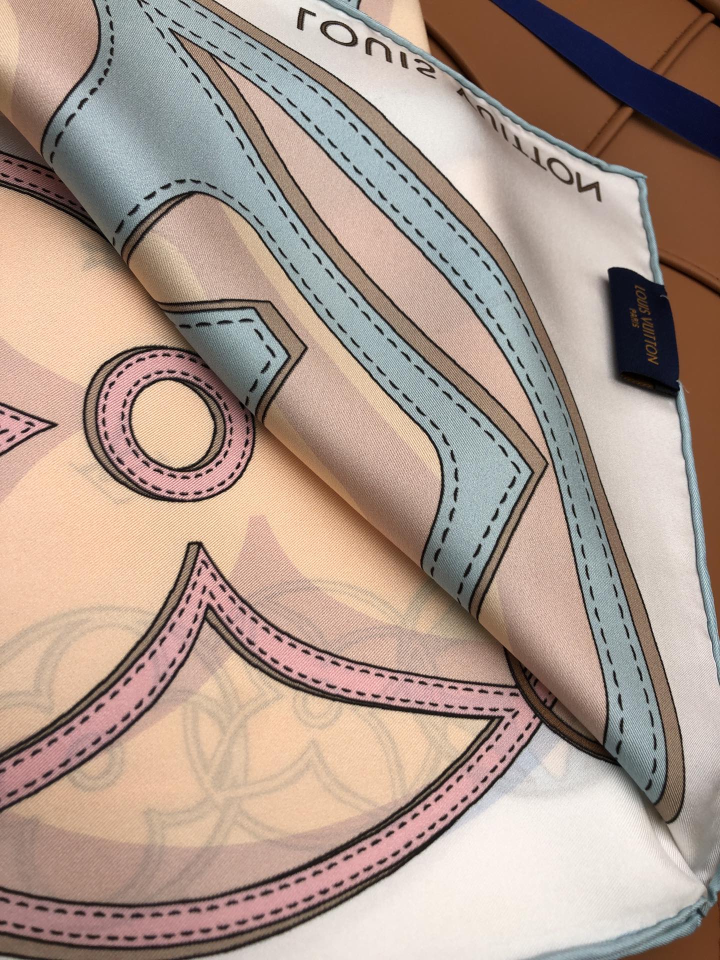 LOUIS VUITTON LV SCARF 90 CM IN SILK 704578