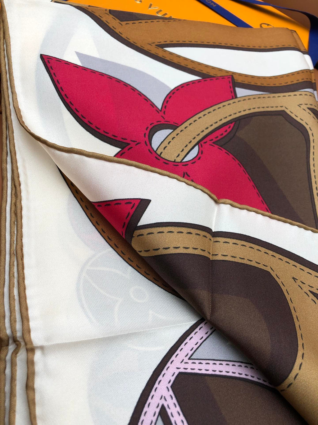 LOUIS VUITTON LV SCARF 90 CM IN SILK 704580