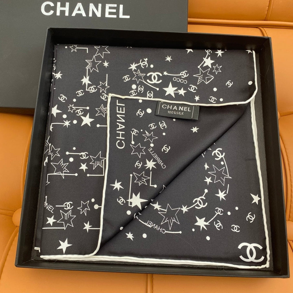 CHANEL 25S SCARF 90 IN SILK 704600
