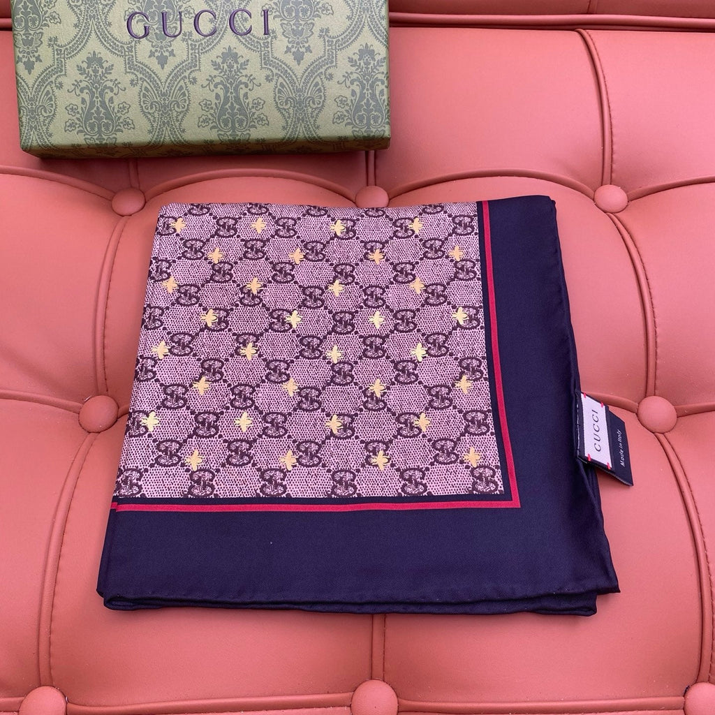GUCCI 25S SCARF 90 IN SILK 709692