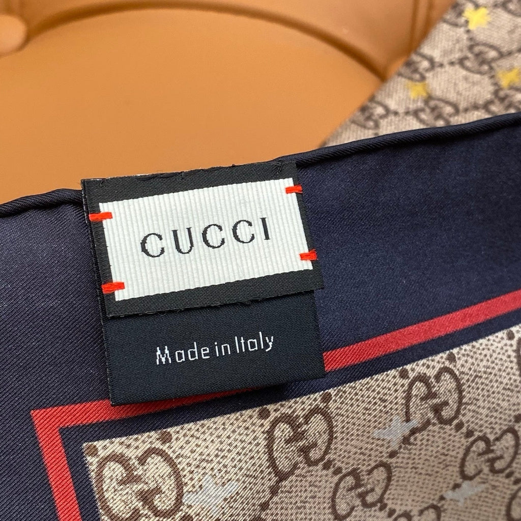 GUCCI 25S SCARF 90 IN SILK 709692