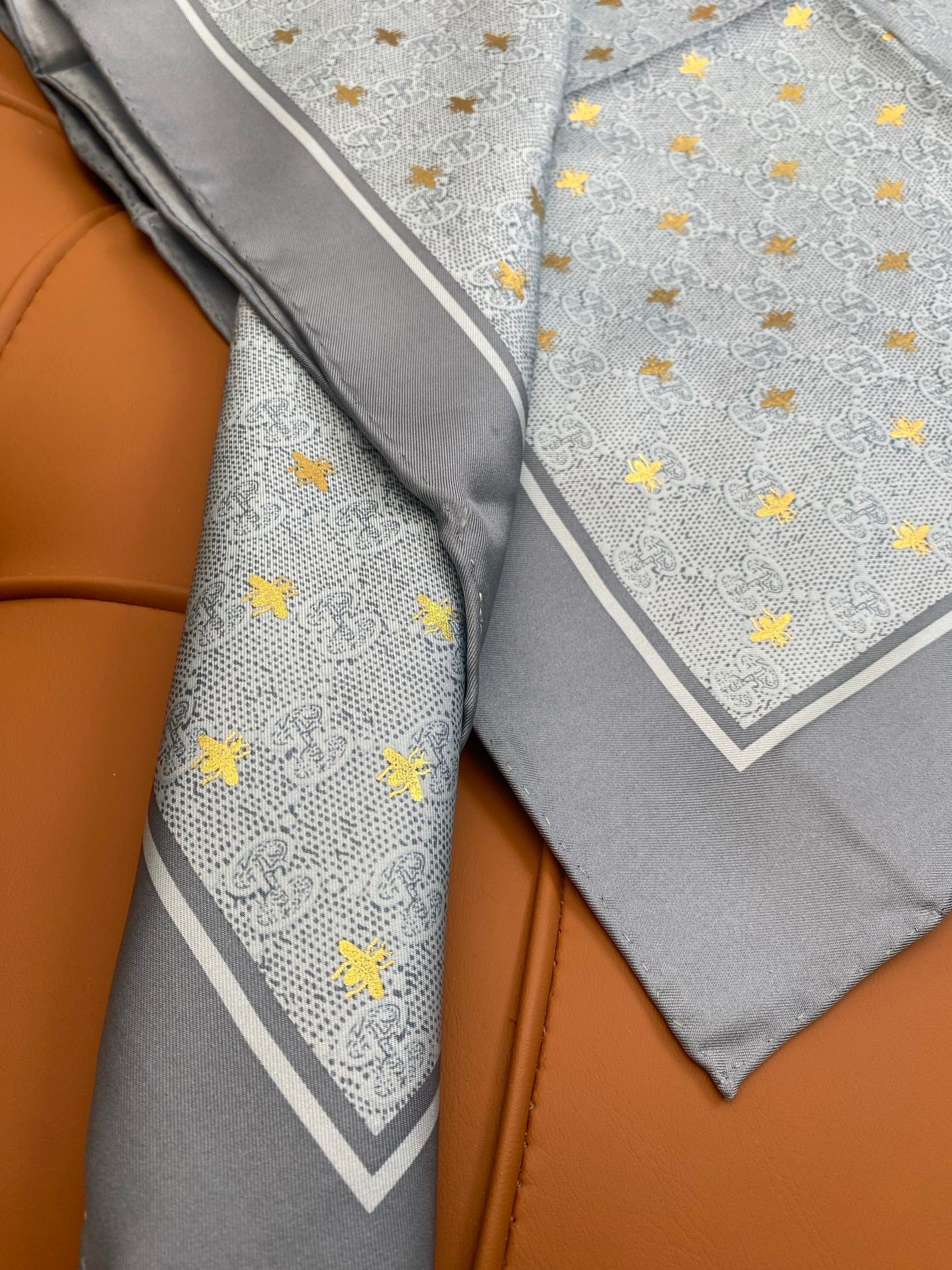 GUCCI 25S SCARF 90 IN SILK 709694