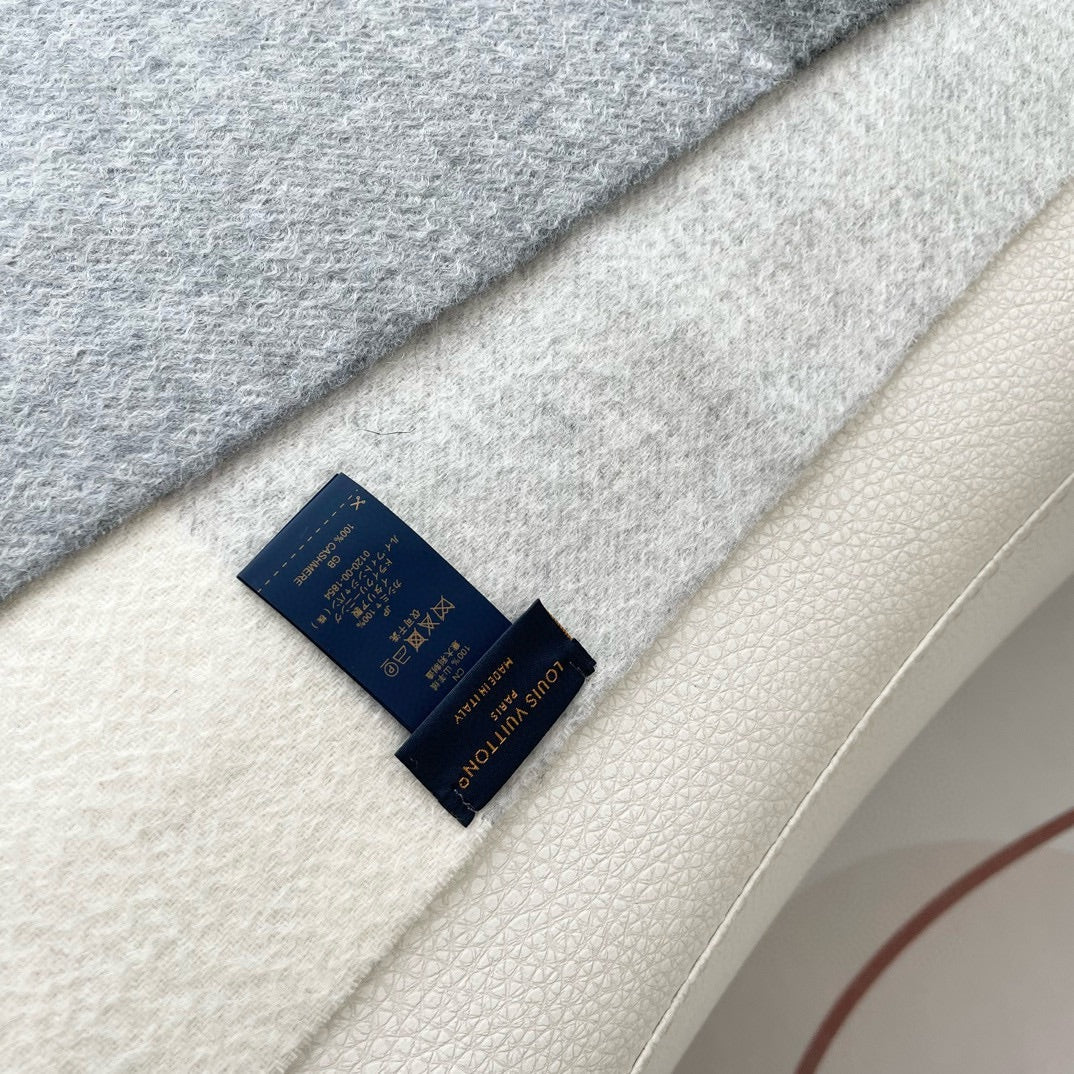 LOUIS VUITTON SCARF 180 CM IN DOVE GRAY CASHMERE 394702