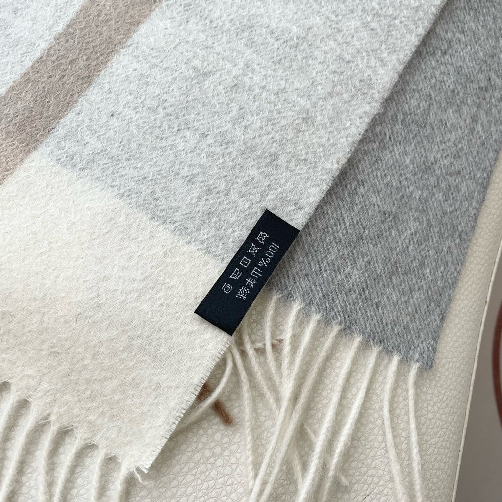 LOUIS VUITTON SCARF 180 CM IN DOVE GRAY CASHMERE 394702
