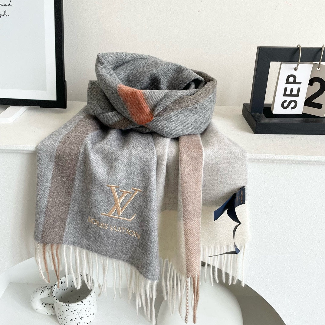 LOUIS VUITTON SCARF 180 CM IN DOVE GRAY CASHMERE 394702