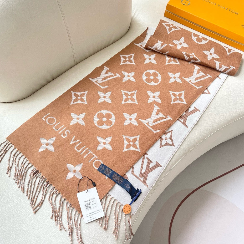 LOUIS VUITTON ESSENTIAL SCARF 186 CM IN COPPER BROWN WOOL 399777