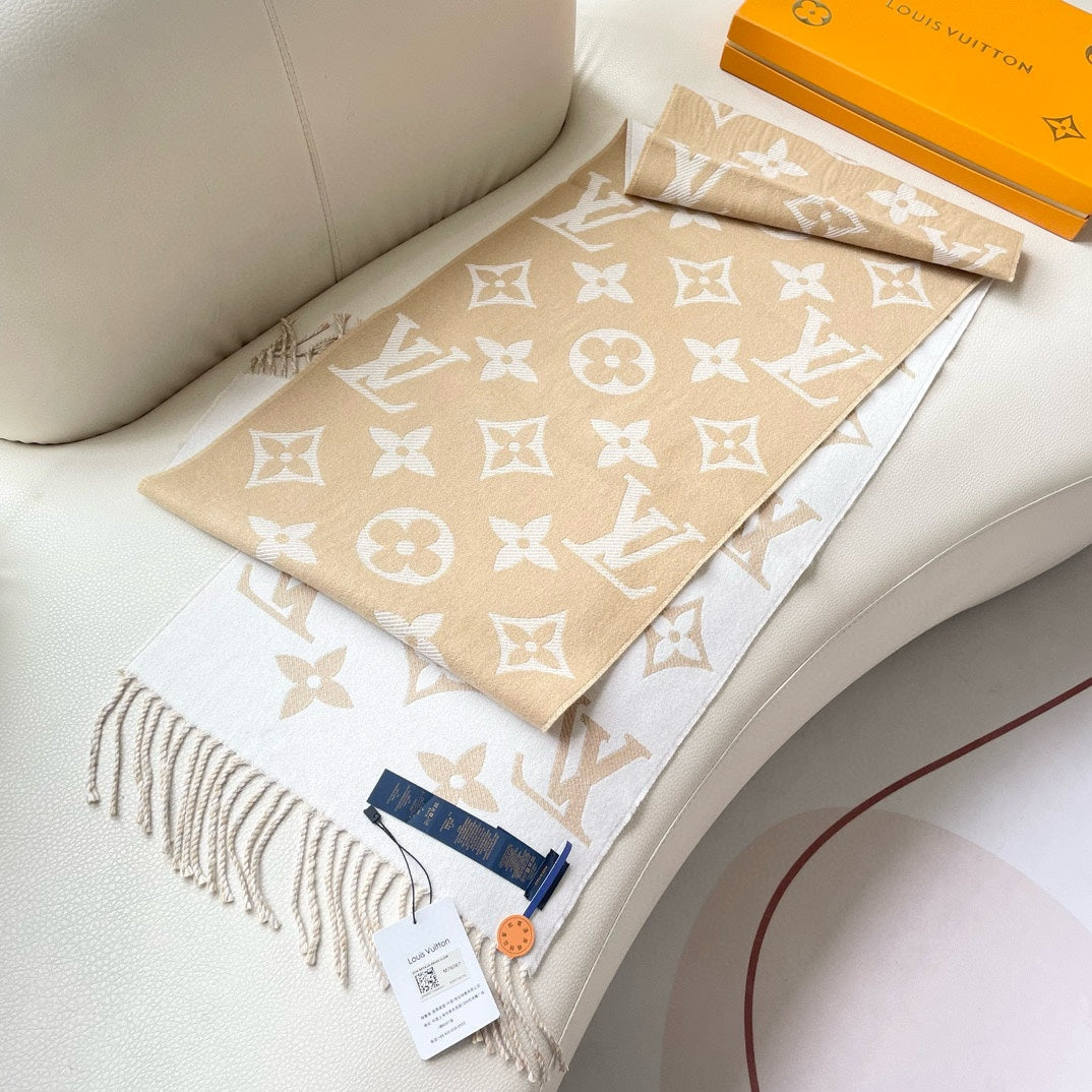 LOUIS VUITTON ESSENTIAL SCARF 186 CM IN CAMEL BEIGE WOOL 399775