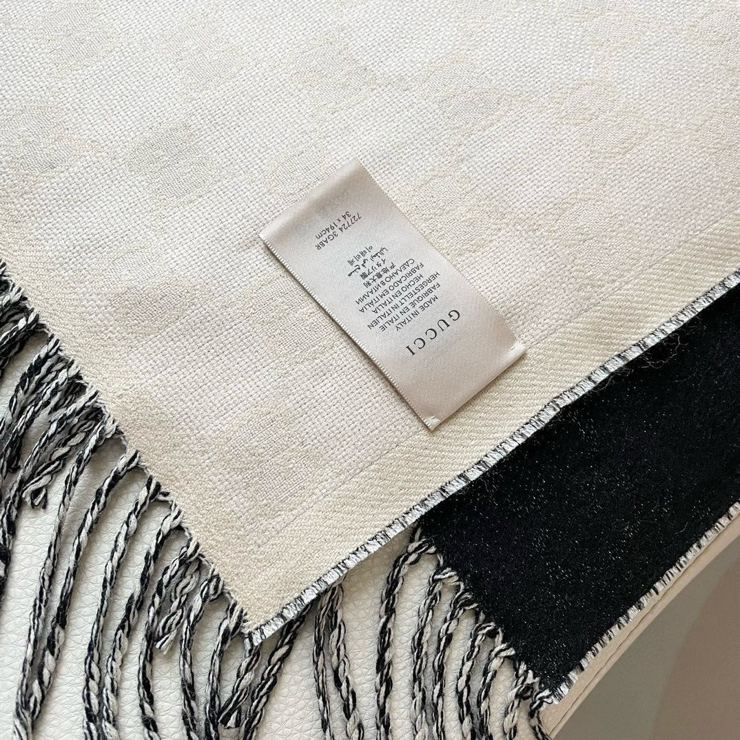 GUCCI SCARF 195 CM IN BLACK AND WHITE CASHMERE 401402