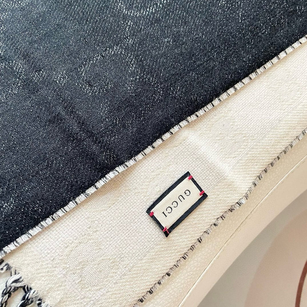 GUCCI SCARF 195 CM IN BLACK AND WHITE CASHMERE 401402