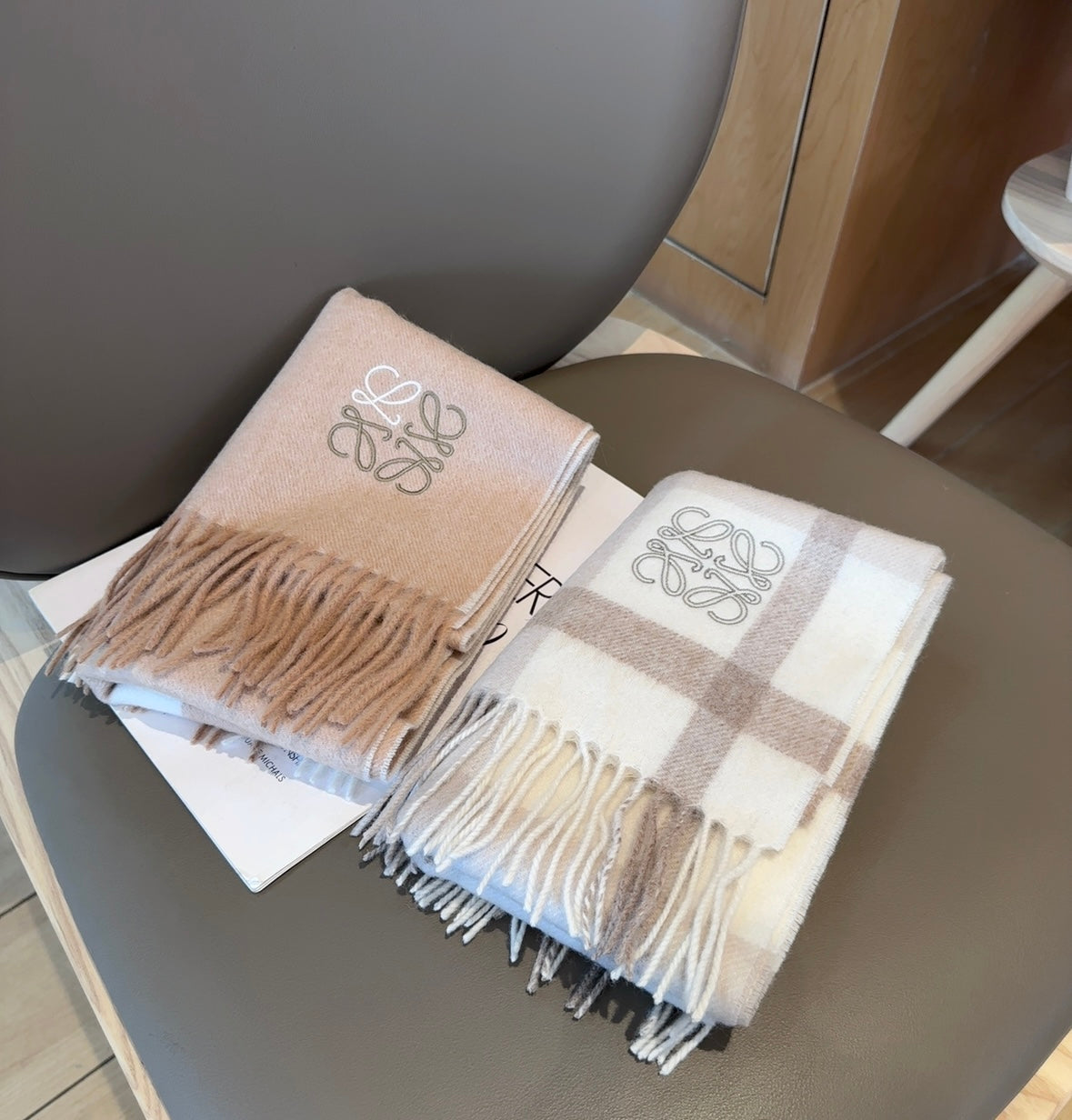 LOEWE 25S SCARF 180 IN CASHMERE 861392