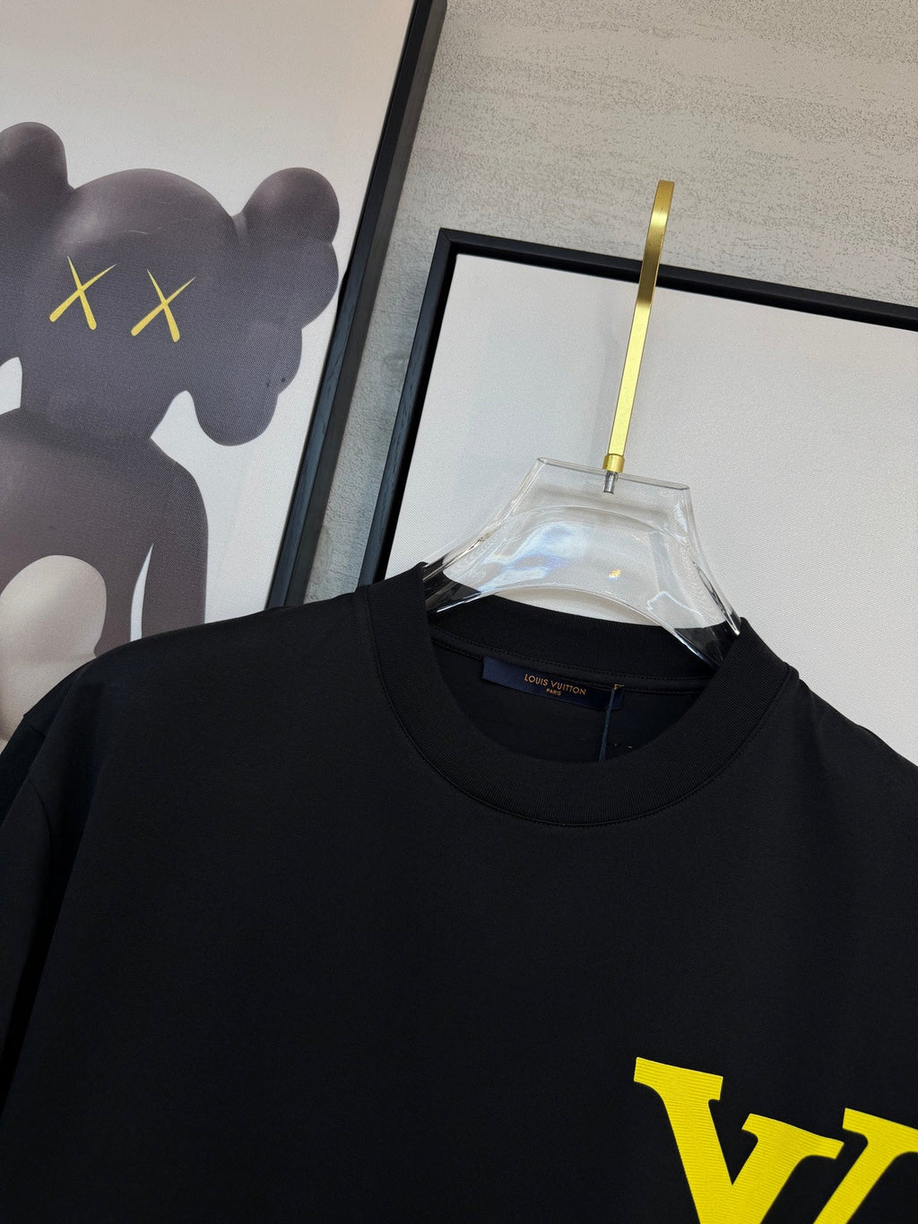 LOUIS VUITTON LV BLACK COTTON T-SHIRT YELLOW LOGO 238915