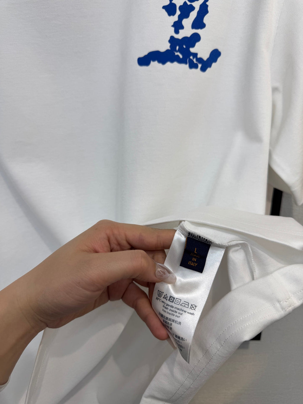 LOUIS VUITTON LV WHITE COTTON T-SHIRT BLUE STYLIZED LOGO 238917
