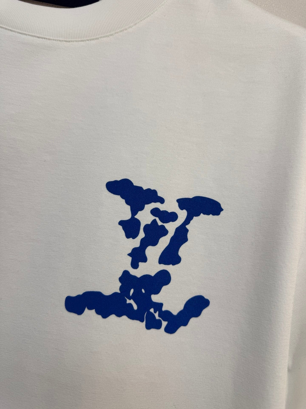 LOUIS VUITTON LV WHITE COTTON T-SHIRT BLUE STYLIZED LOGO 238917