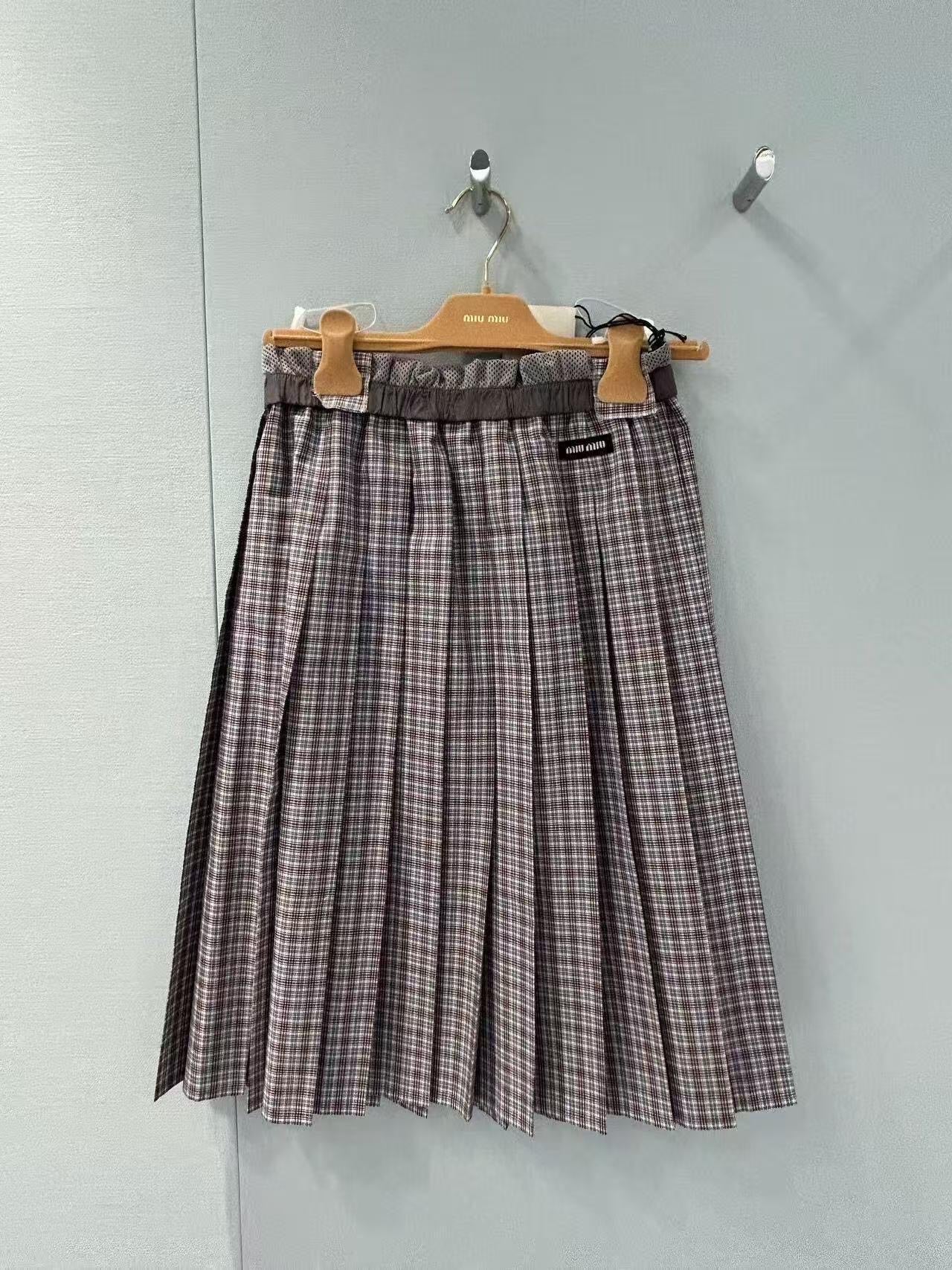 MIUMIU PLAID PLEATED SKIRT STYLE 718