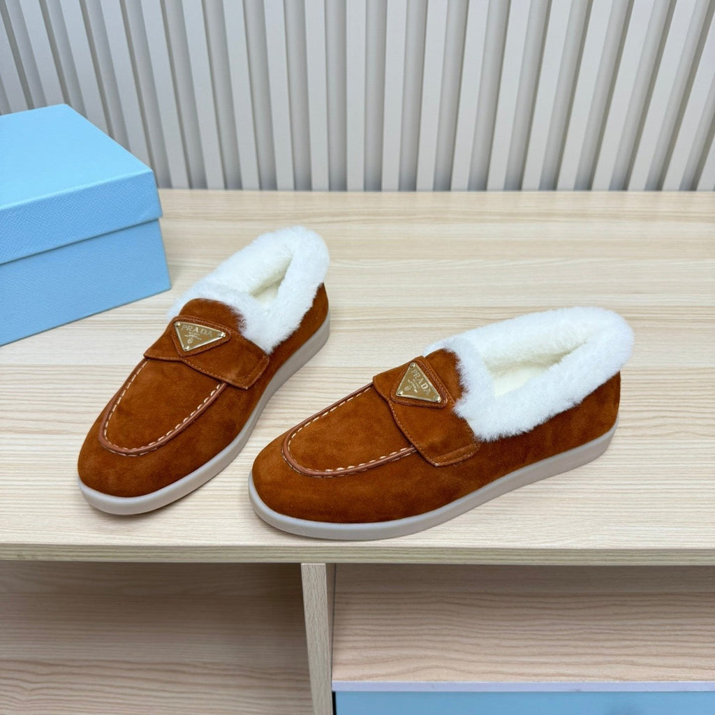 PRADA LOAFER IN RED BROWN SUEDE AND FUR LINING ATTACHED TRIANGLE LOGO