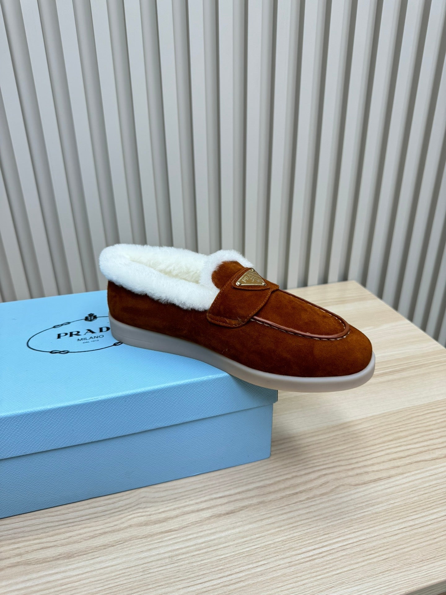 PRADA LOAFER IN RED BROWN SUEDE AND FUR LINING ATTACHED TRIANGLE LOGO