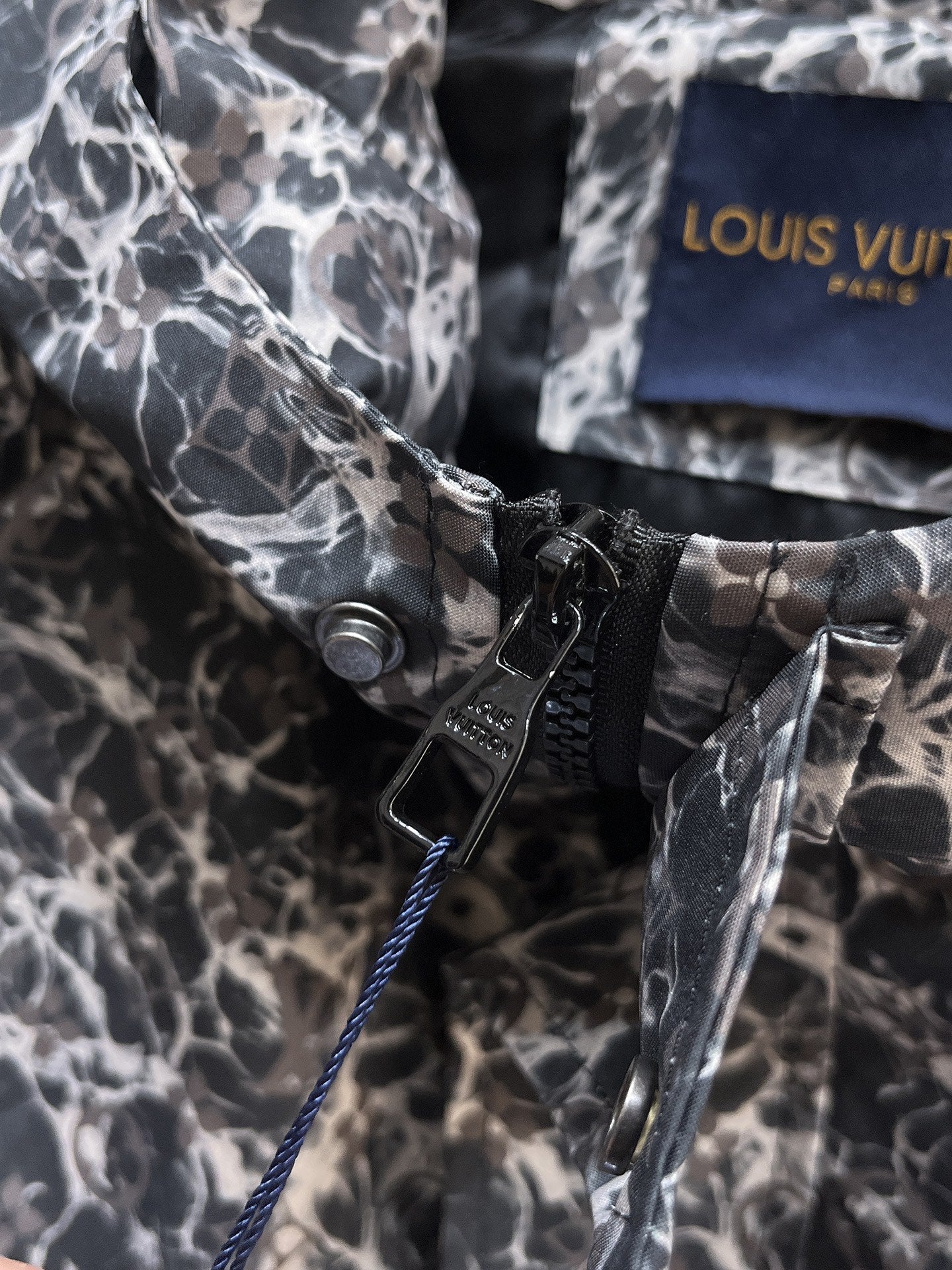 LOUIS VUITTON LV BLACK MIX WHITE MONOGRAM JACKET 239557