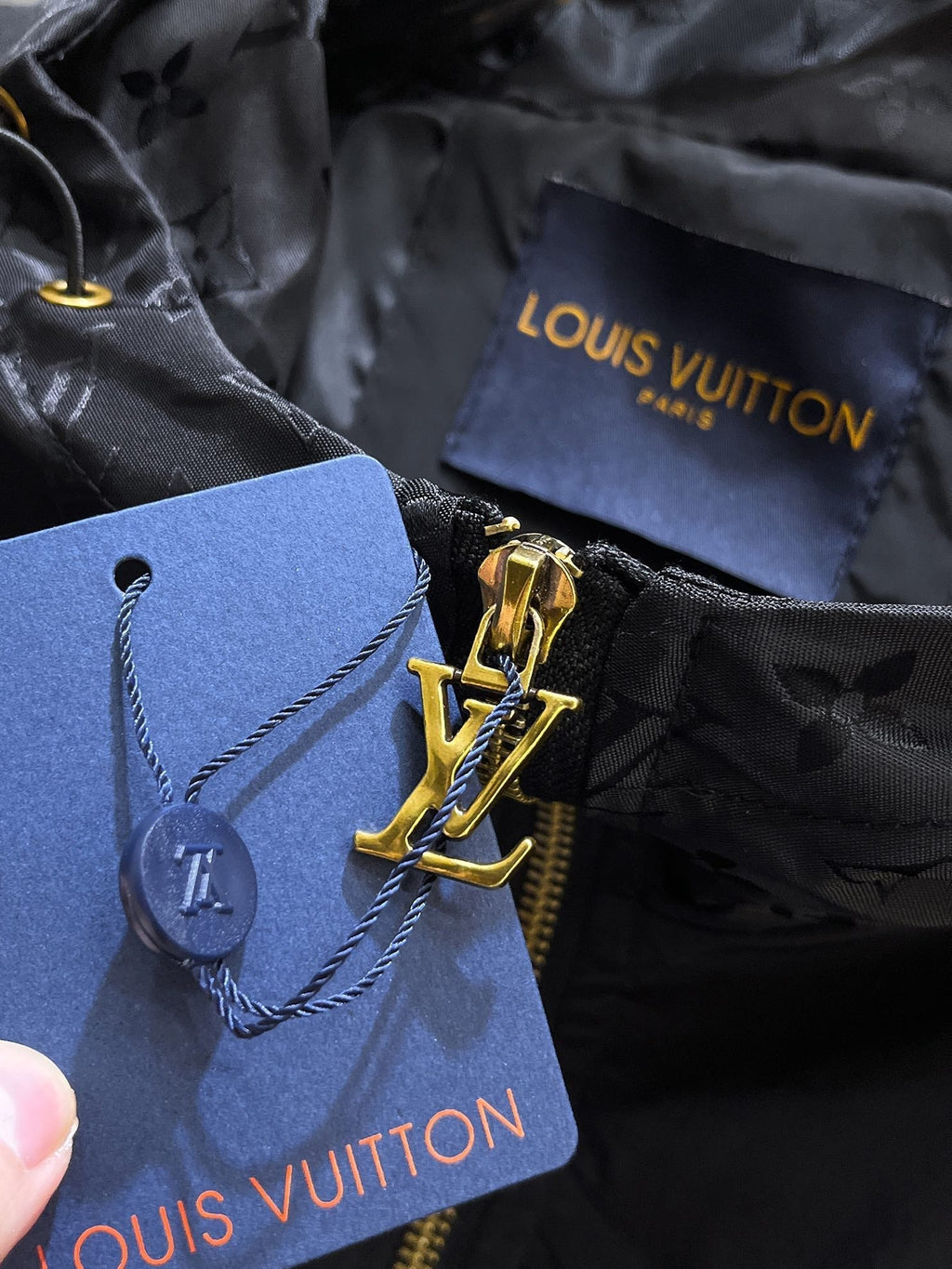 LOUIS VUITTON LV BLACK JACKET 239563