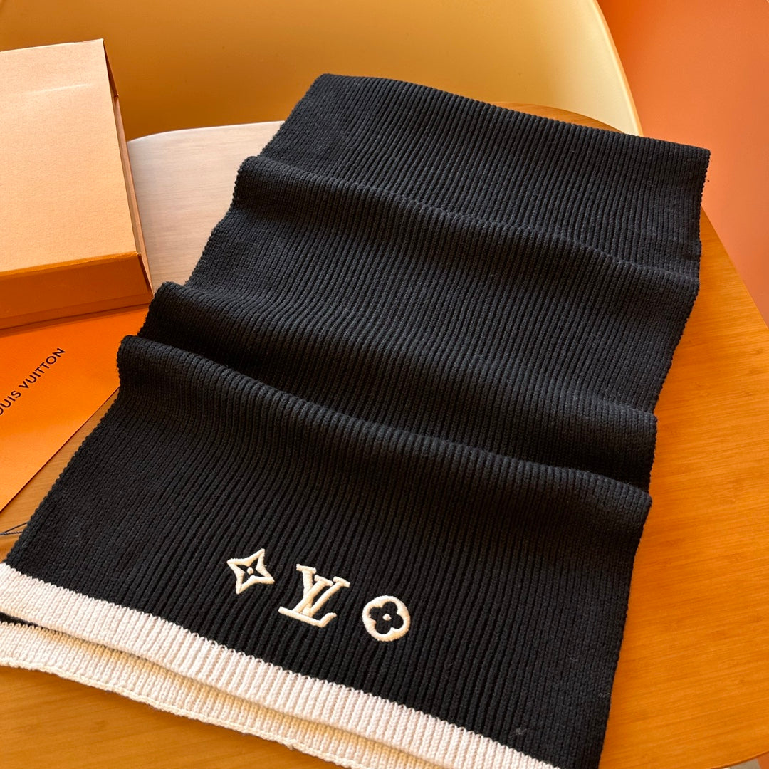 LOUIS VUITTON HEADLINE SCARF 200 CM IN BLACK WOOL 108956