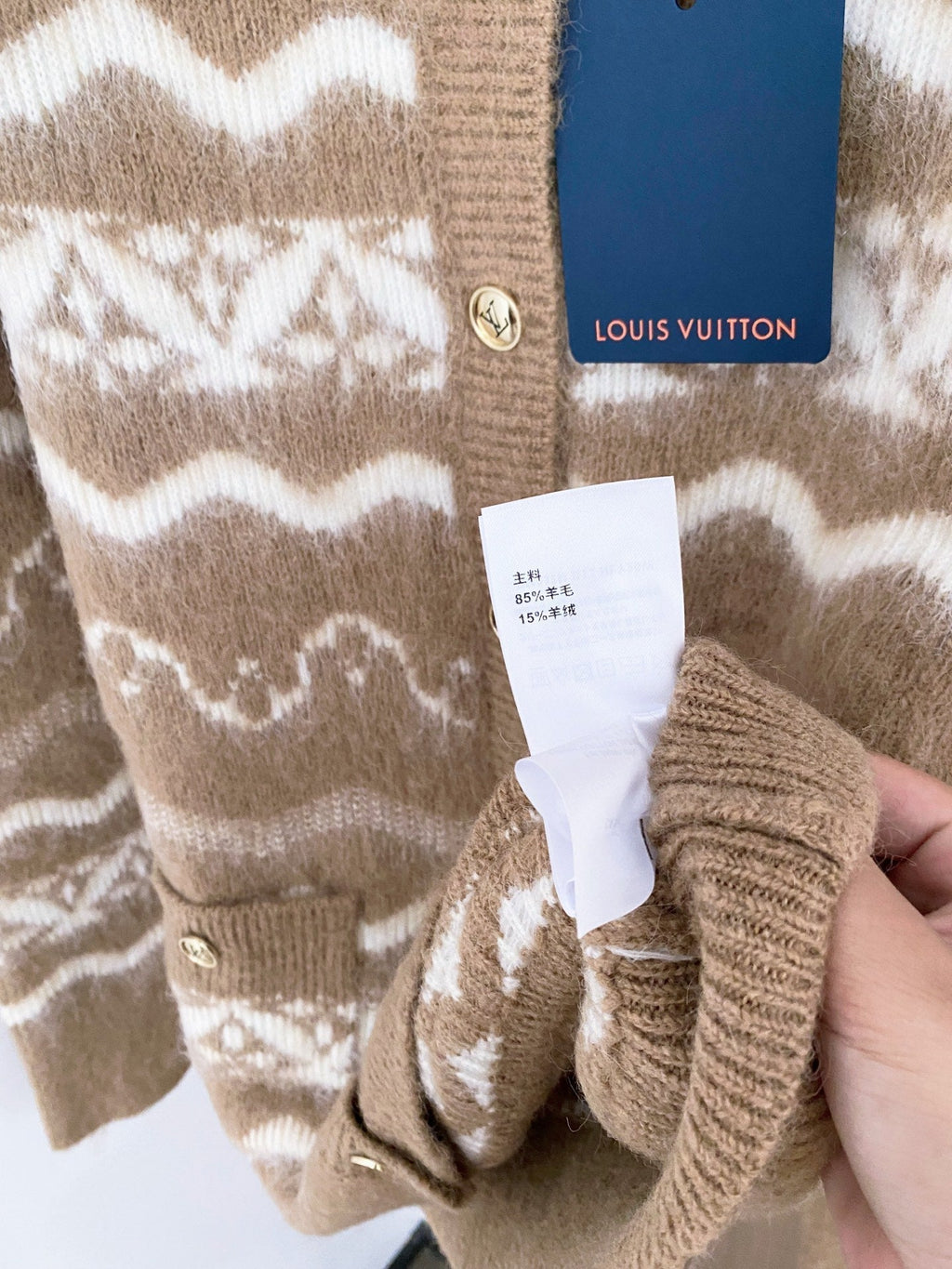 LOUIS VUITTON LV 25S V-NECK CARDIGAN 99270