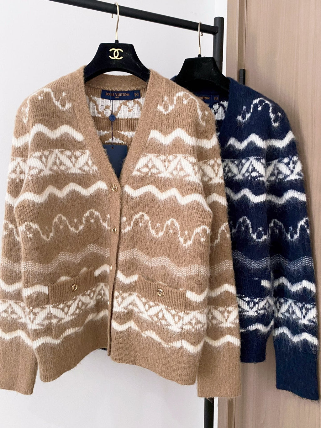 LOUIS VUITTON LV 25S V-NECK CARDIGAN 0057