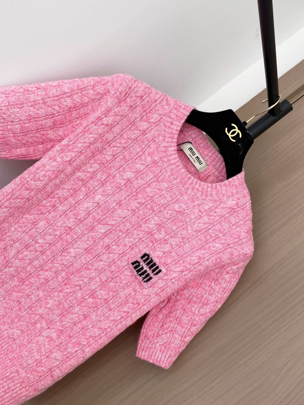 MIUMIU SHORT-SLEEVE SWEATER STYLE 700