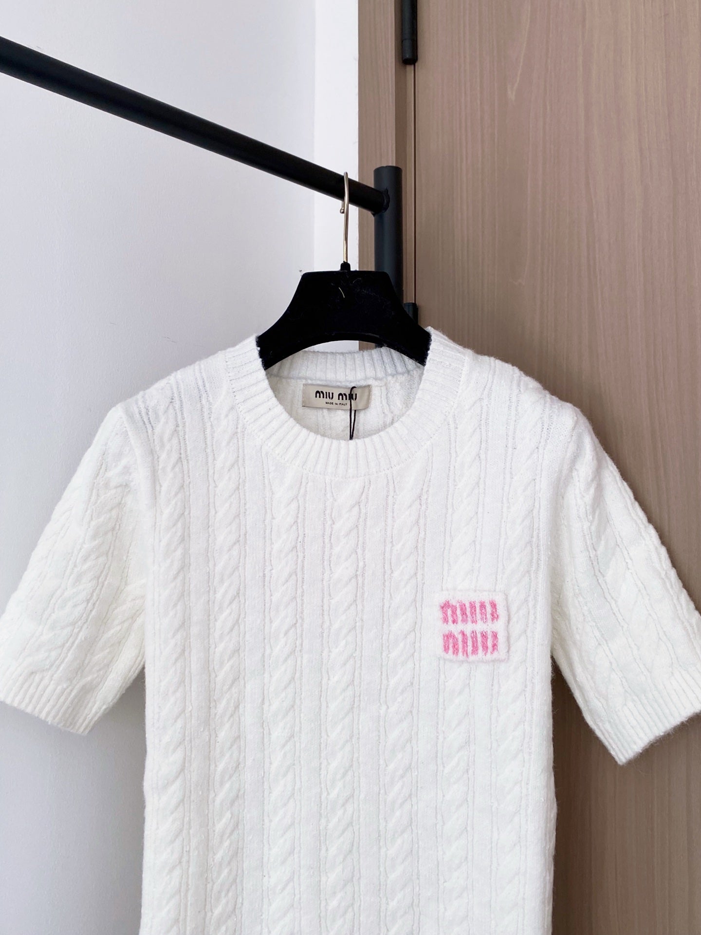 MIUMIU SHORT-SLEEVE SWEATER STYLE 699