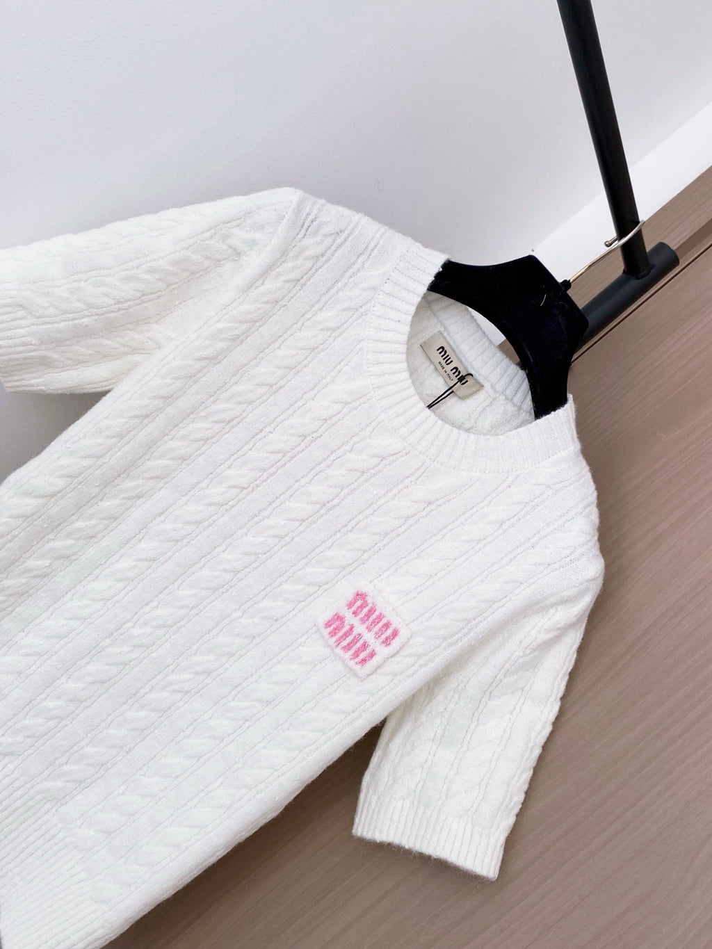 MIUMIU SHORT-SLEEVE SWEATER STYLE 699